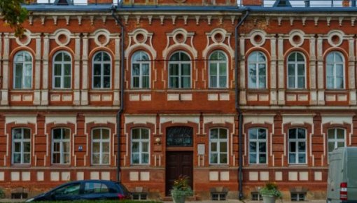 Даугавпилсскую думу временно эвакуировали: в здании нашли бесхозную сумку