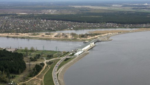 Почему Латвия покупает электричество на бирже?