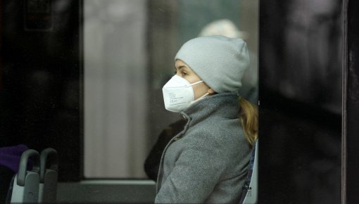 В этом году грипп особенно беспощаден: многие страдают от кашля неделями после выздоровления