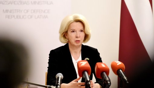 Глава Минобороны: на помощь Украине Латвия уже направила 370 млн евро