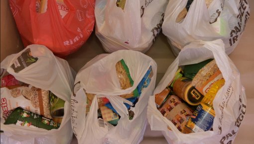 В этом году Rimi пожертвовал бедным 330 тонн продуктов
