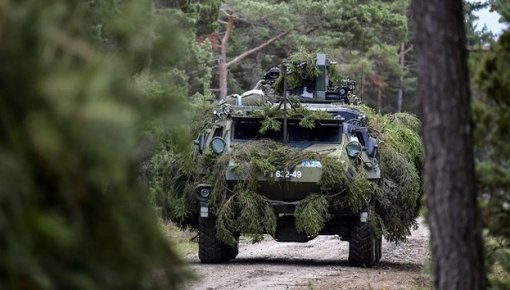 Эстония и Латвия закупят военную технику на 693 млн евро