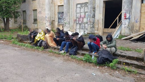 На территории санатория «Балдоне» задержаны сирийские и афганские беженцы