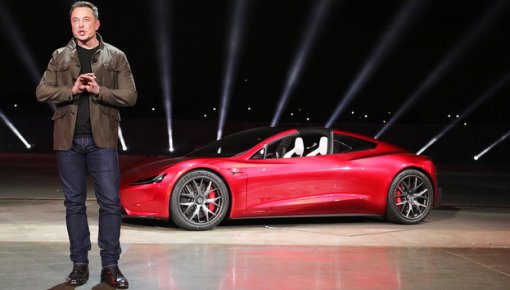 Илон Маск пообещал, что новый электромобиль Tesla сможет взлететь
