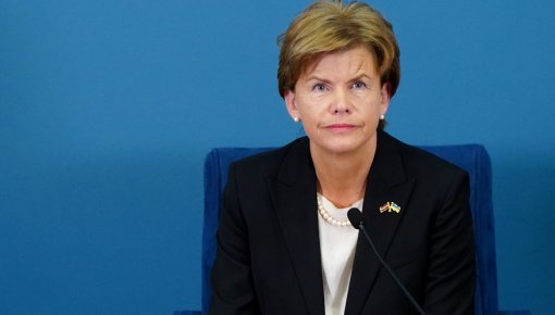 Глава МИД поддерживает обязательную службу женщин в армии