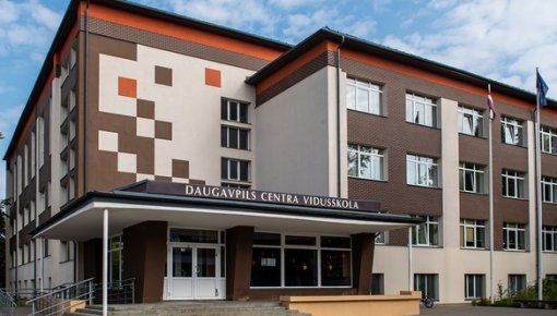 В состав средней школы Центра войдут еще два детских сада