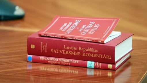 Бюро обмудсмена: запрет агитации на русском языке противоречит Сатверсме