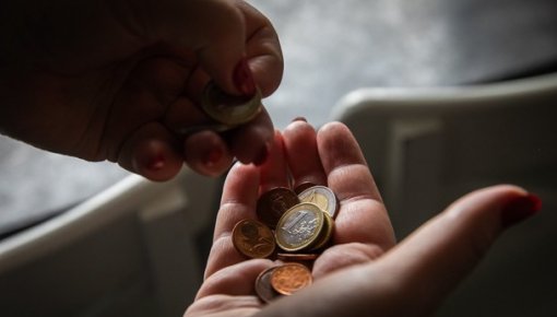 Исследование: население Латвии все хуже оценивает свое финансовое положение