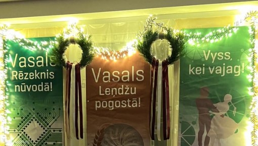 Laternu stabu baneri II:       