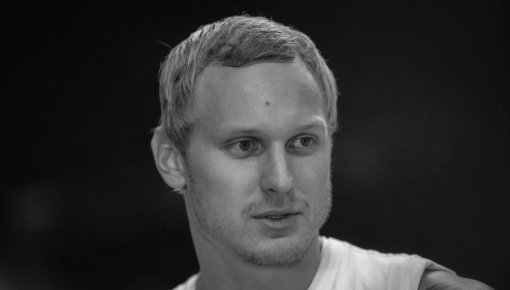 «Помогите в меру возможностей, чтобы покрыть расходы на возвращение Яниса домой»