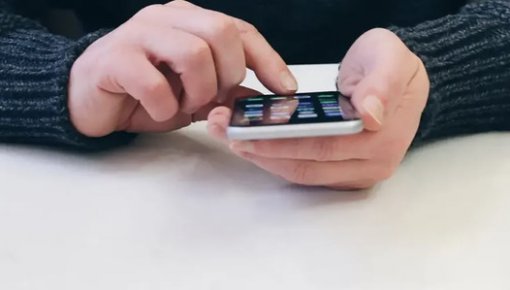 В сети появились фотографии нового iPhone. Он выйдет в свет уже весной
