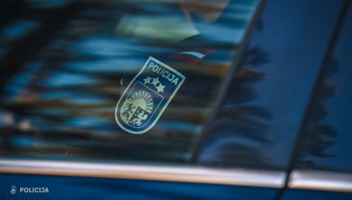 В одних носочках и подгузнике: на улице снова найден маленький ребёнок
