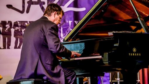    :     JAZZ JOY SPRING 2025
