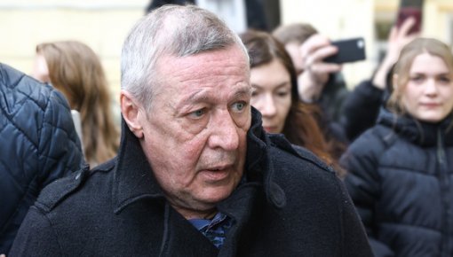 После выходи из тюрьмы Михаил Ефремов подписал первый контракт на главную роль в фильме