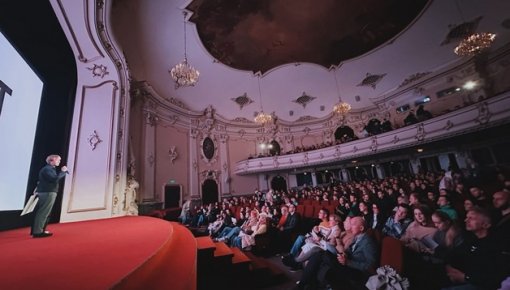 Ходишь в детсад, но уже снимаешь на телефон? Тебя ждет фестиваль юношеского кино