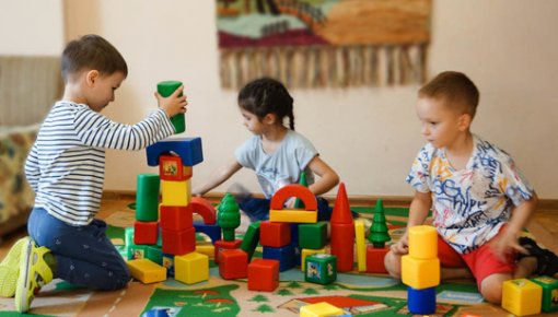 Правда или миф? В детсадах Риги дети якобы заразились импетиго