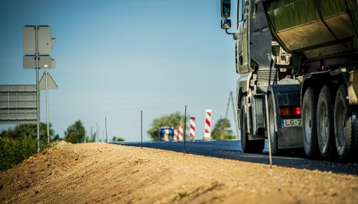 К сведению водителей: накануне праздничных выходных планируйте время с учетом пробок