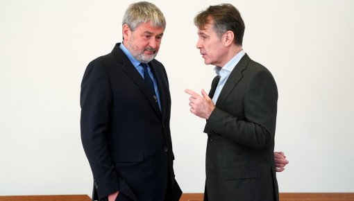 ������ ������� � ���� � ������: ������ � ��������, ����� � �����������