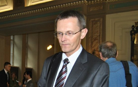 Вилкс: государство не должно платить за кампанию против русского языка