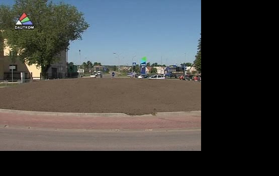 Опасные клумбы в Даугавпилсе (видео)