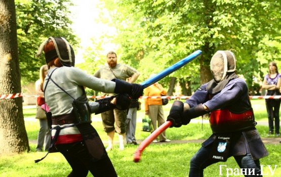 В День города состоялись соревнования по фехтованию «Swordplay Tournament of Latgale»