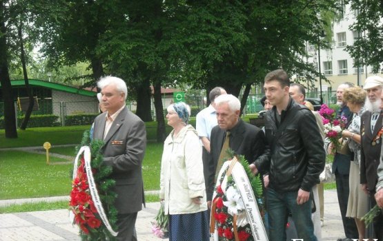 22 июня: «Поклонимся же низко красноармейцу, советским женщинам, детям и старикам…»