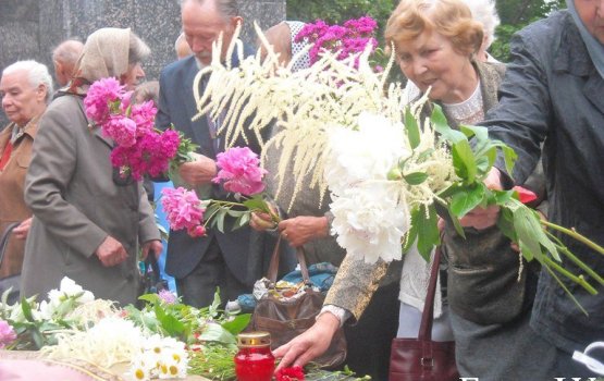 22 июня: «Поклонимся же низко красноармейцу, советским женщинам, детям и старикам…»