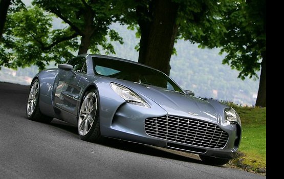 � ������ ��������������� �������� Aston Martin One-77 �� �������