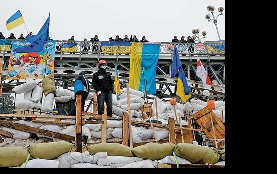 Киев: на Майдане начался разбор баррикад