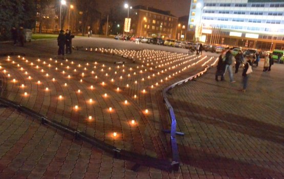 День Лачплесиса завершился факельным шествием (фото)