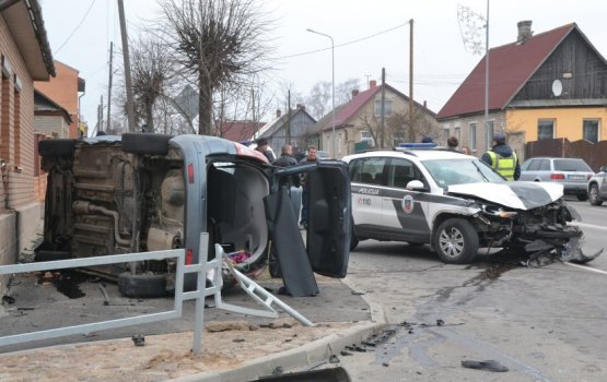 Водитель Citroen вызвал тяжёлую аварию на перекрёстке