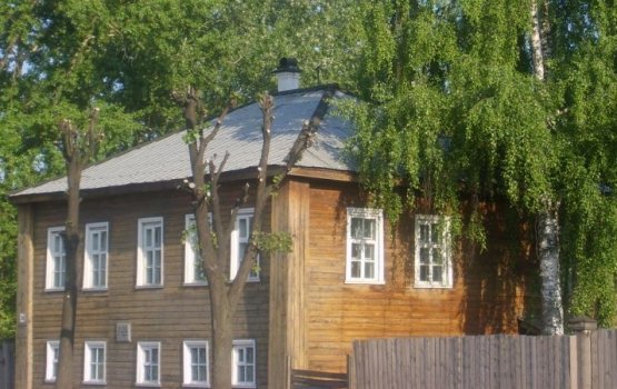 «Нас обвенчали время, звезды, весь народ…»