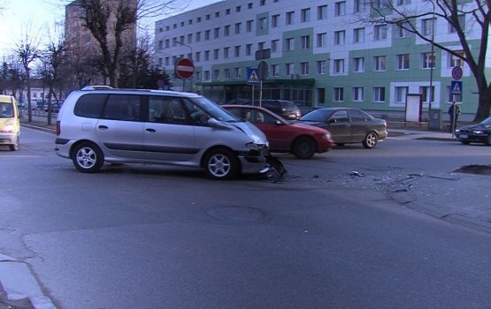 Фотофакт: в Даугавпилсе появился заколдованный перекрёсток