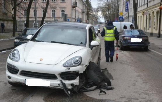�� ����� ������ ����������� Mazda � Porsche