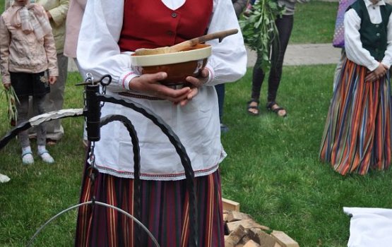 ����� ���� � ������������ ����� (����)