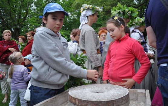 ����� ���� � ������������ ����� (����)