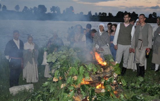 ����� ���� � ������������ ����� (����)