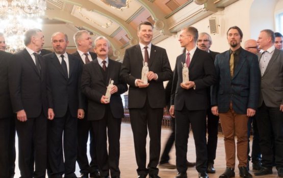 ������� ���������� ���������� � ������� ����� ��������� � 9000 ����