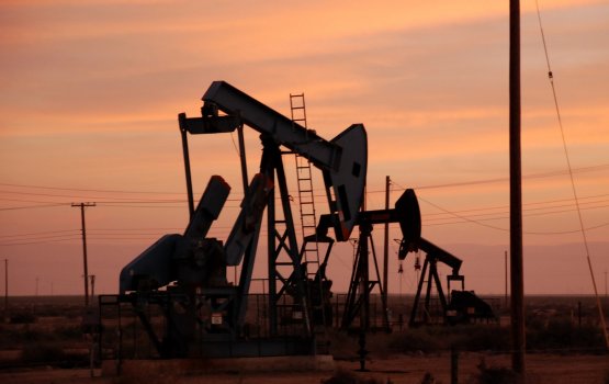 Нефть снова подорожала до 50 долларов за баррель