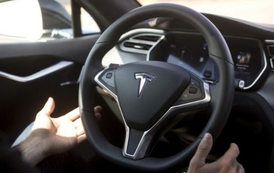 Tesla �� ���� ���������� �� ��������������� Model X � Uber ��� LYFT