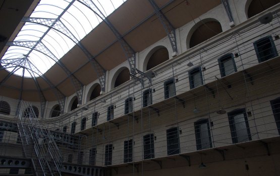 В Лиепае построят тюрьму-люкс: душевые в камерах, бассейн и спортзал