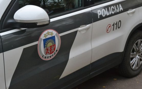 Полиция разыскивает свидетелей аварии в Даугавпилсе