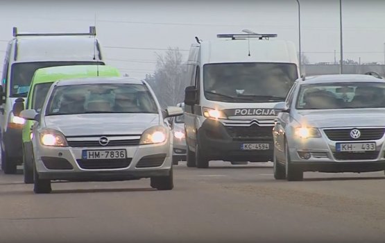 За две недели за машины с иностранными номерами в госбюджет поступило около 100 000 евро
