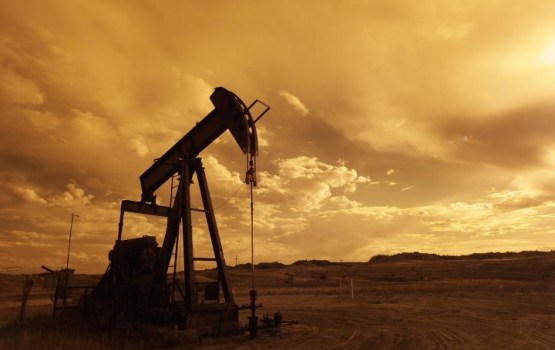 Рост запасов в США понизил цены на нефть