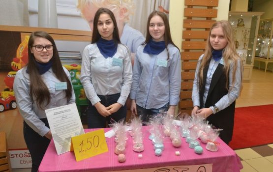 Бизнес школьников: подарки, игры, мыло и знаки судьбы
