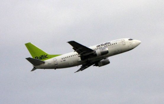    airBaltic  -    