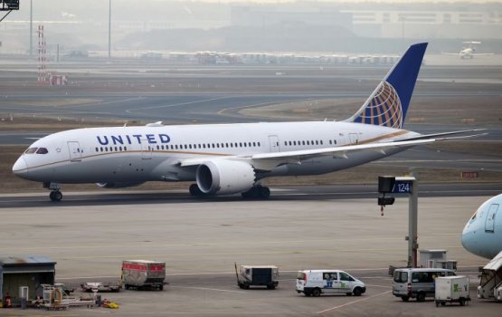 ������������ United Airlines �������� 600 ��� �������� ��-�� �������� �� ������� � ����� ���������