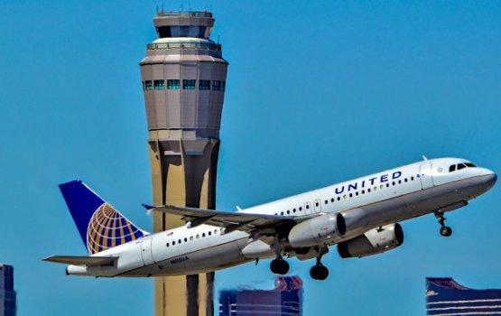 United Airlines �������� ������� ������ � ����� ����� ��������� � ����������