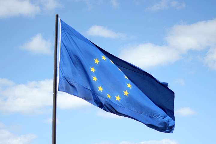 На самом высоком флагштоке Украины подняли флаг Евросоюза