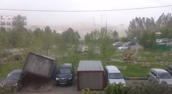 Число жертв урагана в Москве и области увеличилось до 16 человек